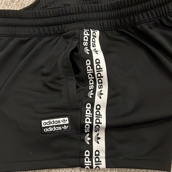 Adidas Original Casual Shorts - Picture 3 of 5